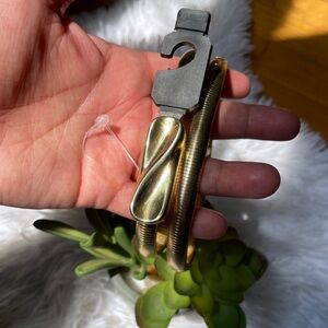 Vintage Gold Tone Metal Skinny Stretch Belt 💛